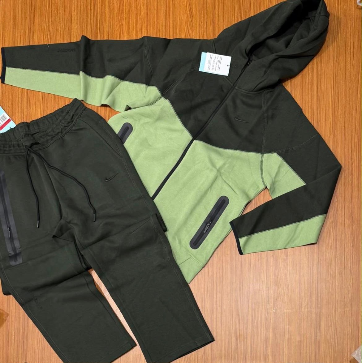 Survêtements Nike Tech